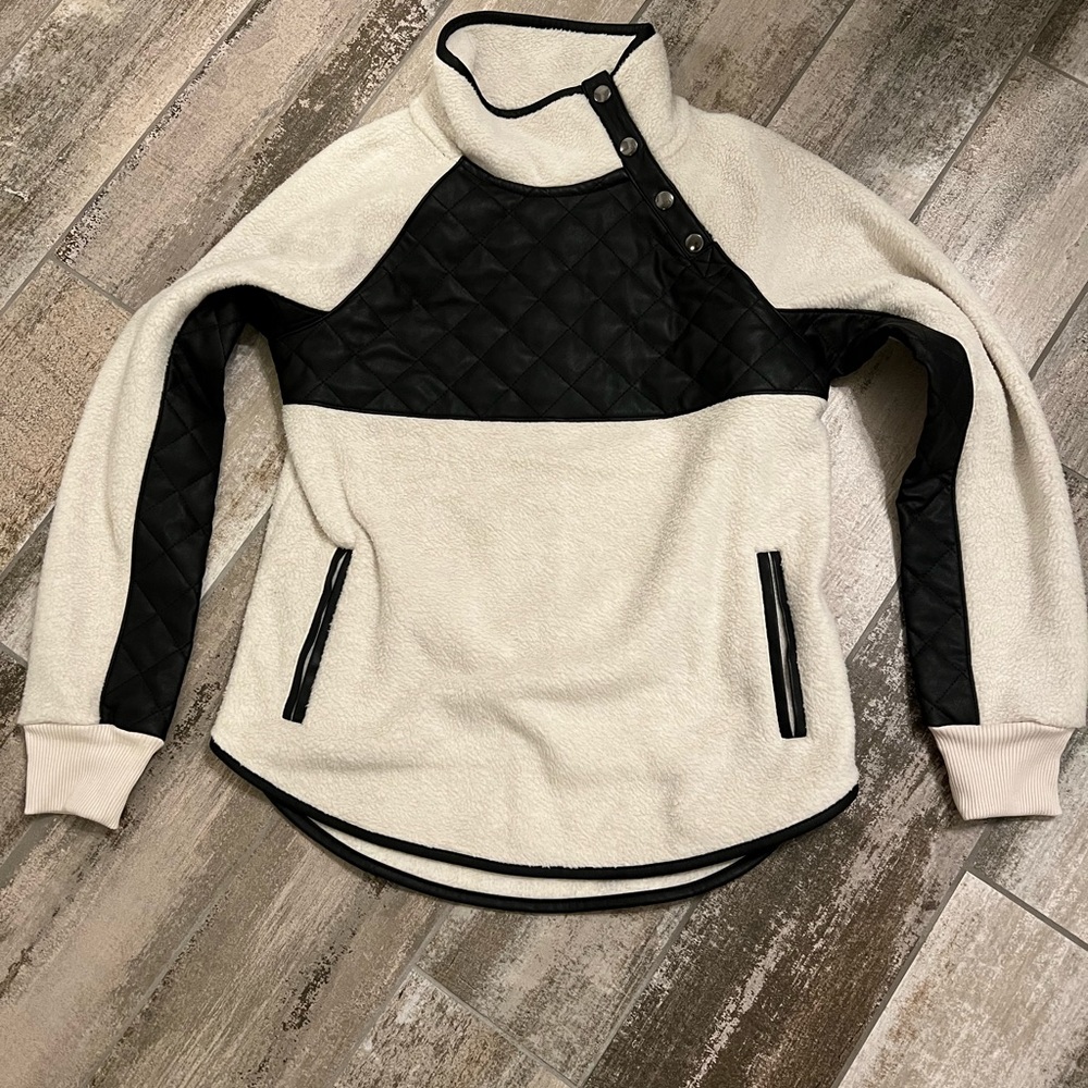 Abercrombie & Fitch Snap Up Fleece
